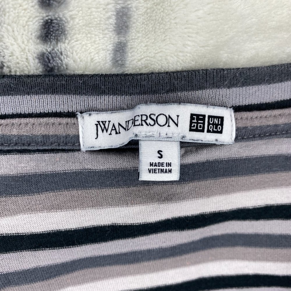 Uniqlo x JW Anderson Striped T Shirt Crew Neck Grey Black Stripe S - Picture 7 of 9